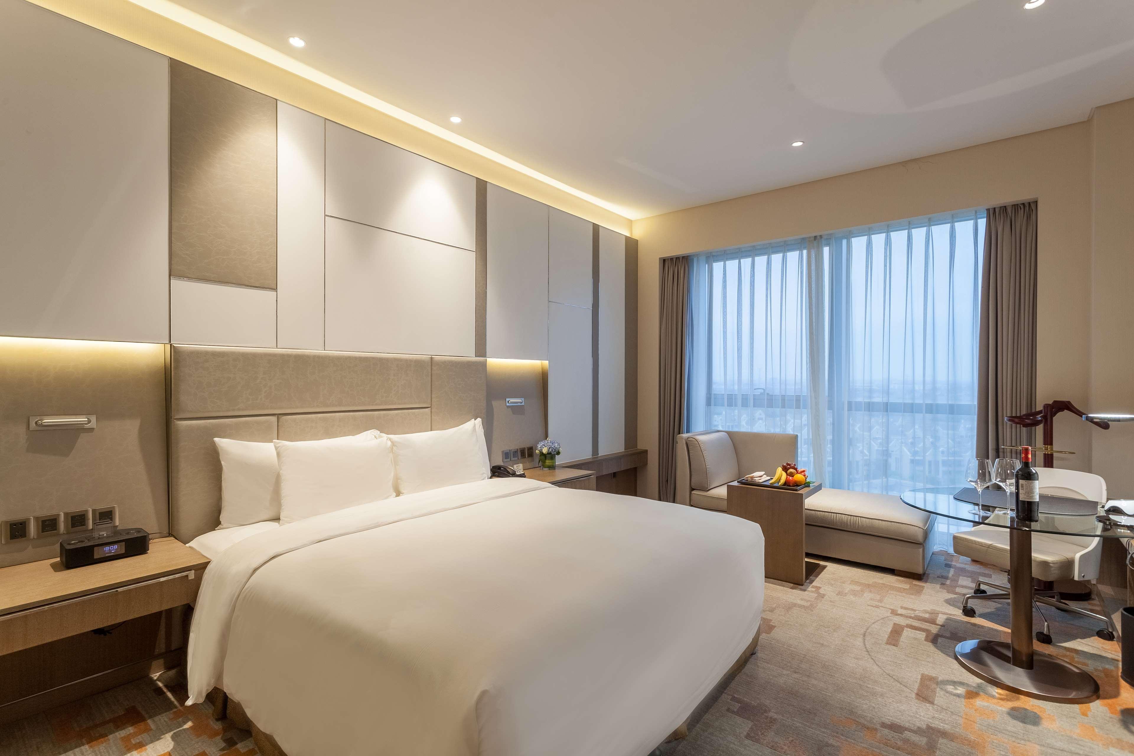 Radisson Exhibition Center Shanghai Bagian luar foto